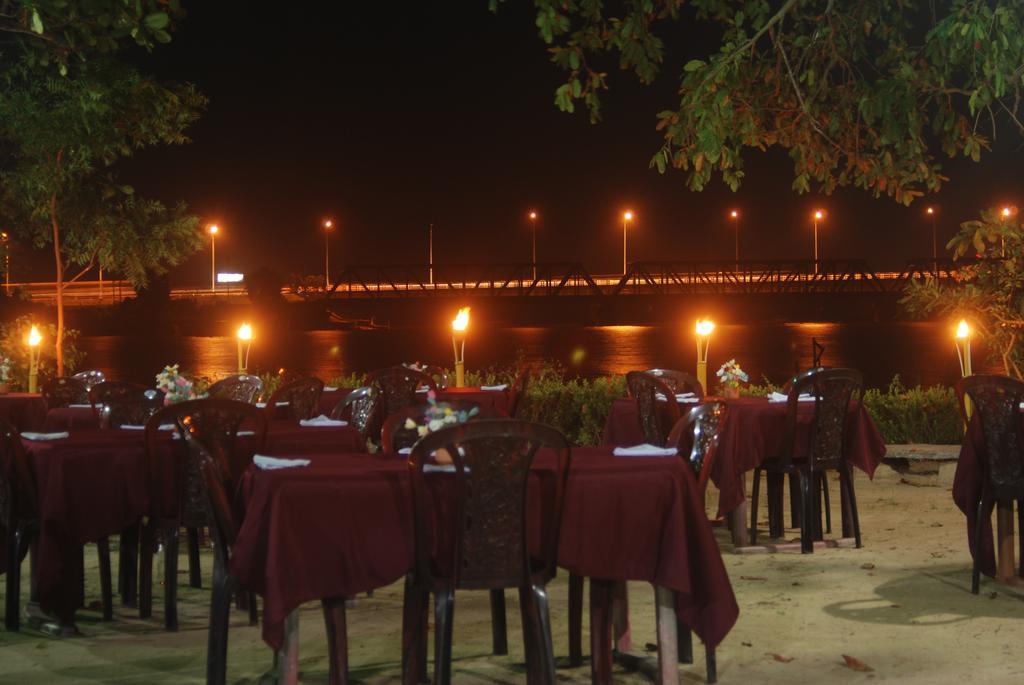 Riviera Resort Batticaloa Exterior foto